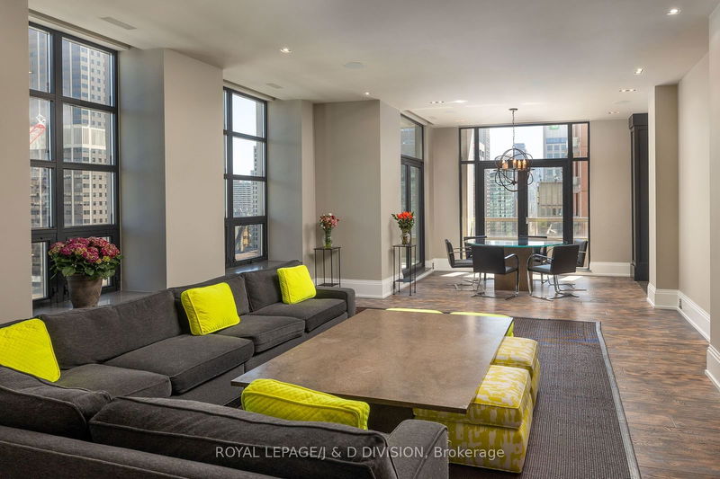 Preview image for 68 Yorkville Ave #1601, Toronto