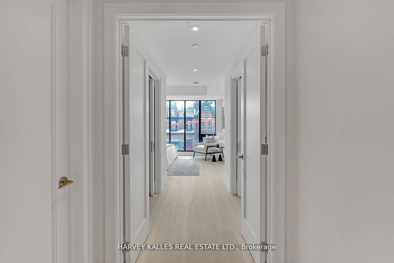 Preview image for 36 Birch Ave #109, Toronto