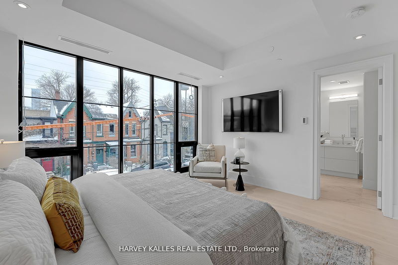 Preview image for 36 Birch Ave #109, Toronto