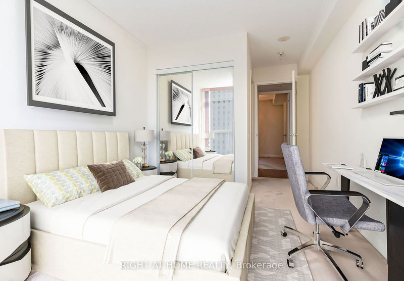 Preview image for 21 Carlton St #1010, Toronto