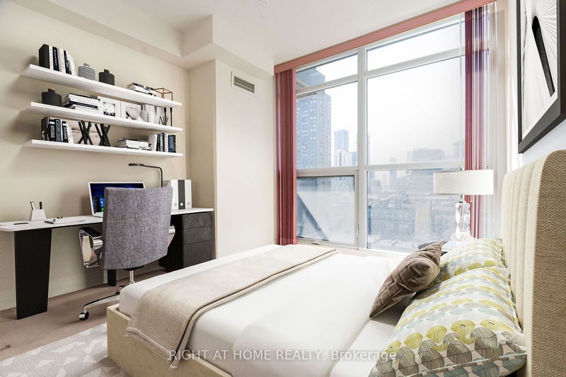 Preview image for 21 Carlton St #1010, Toronto