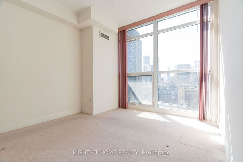 Preview image for 21 Carlton St #1010, Toronto