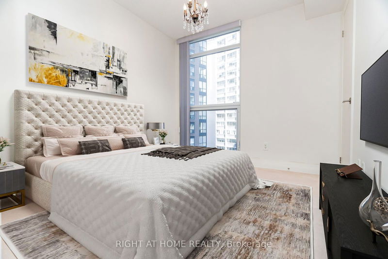 Preview image for 21 Carlton St #1010, Toronto