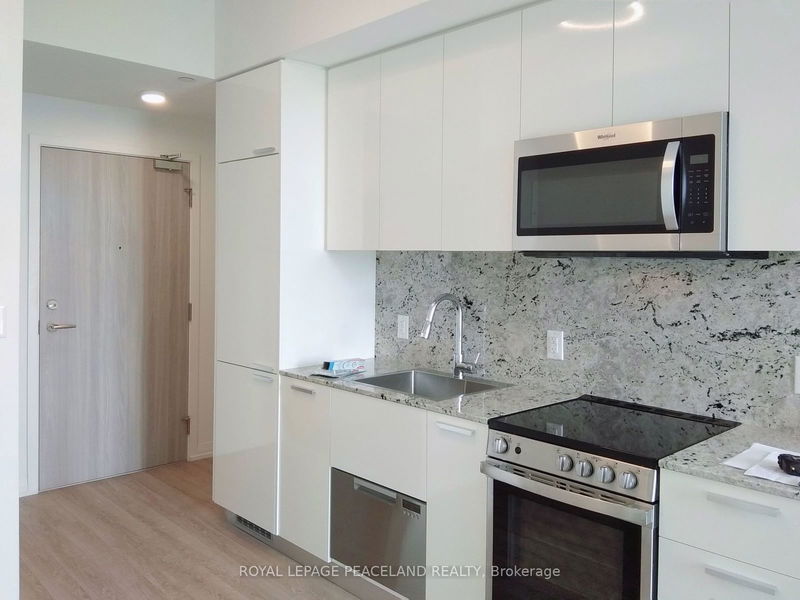 Preview image for 75 Canterbury Pl #1710, Toronto