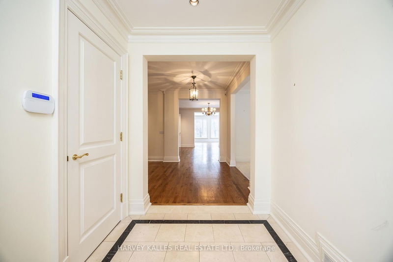 Preview image for 168 Sandringham Dr, Toronto