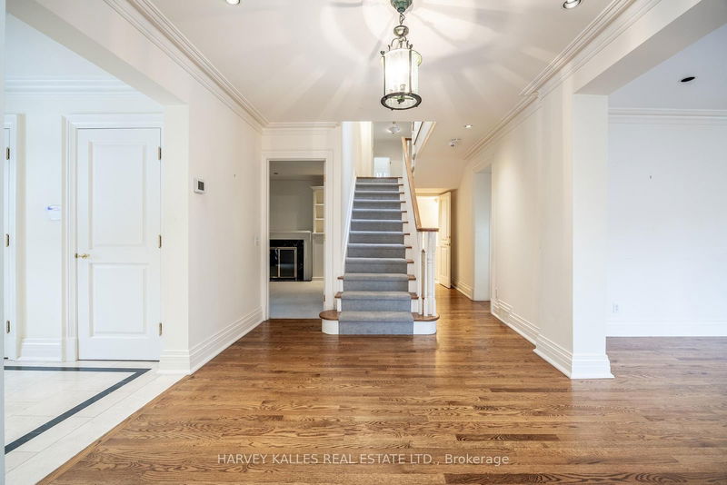 Preview image for 168 Sandringham Dr, Toronto
