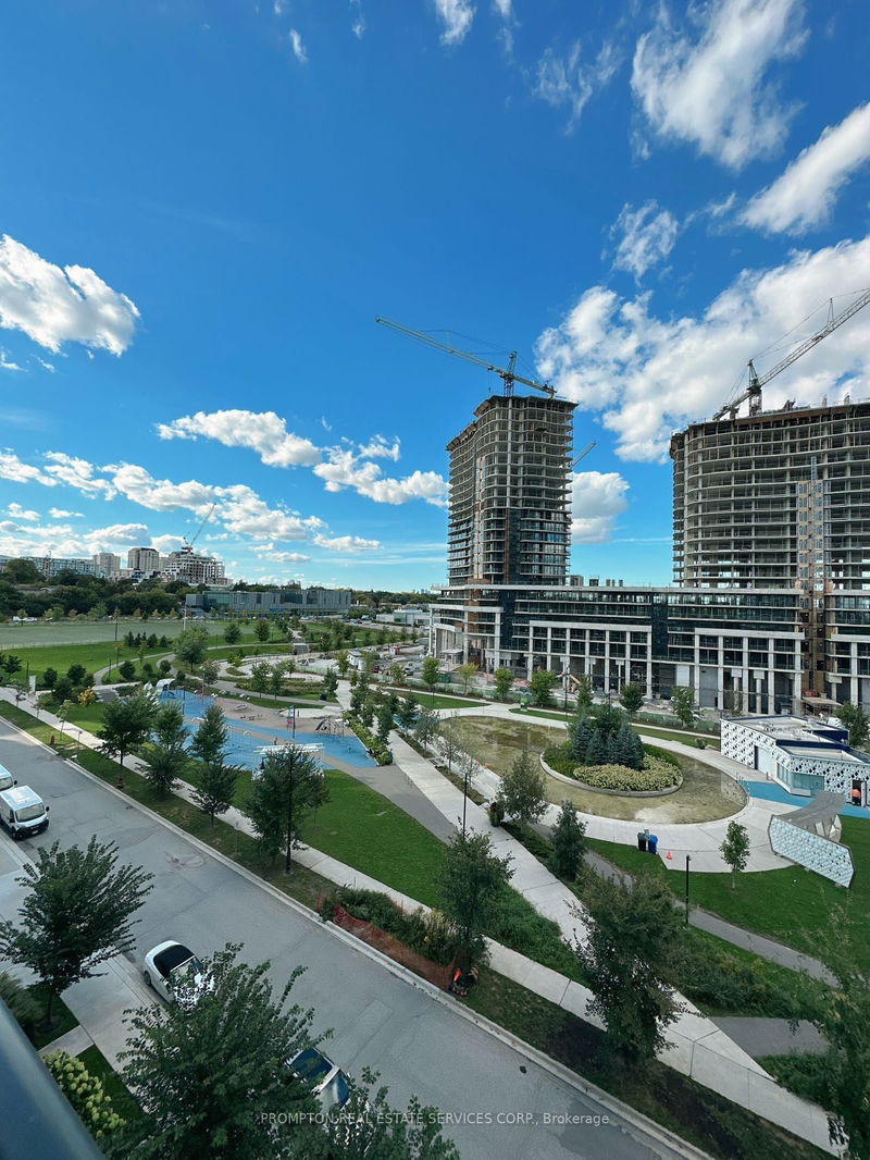 Preview image for 95 McMahon Dr #811, Toronto