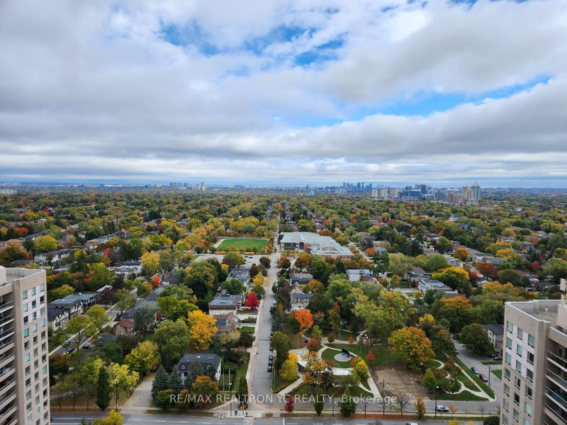 Preview image for 8 Hillcrest Ave #2808, Toronto