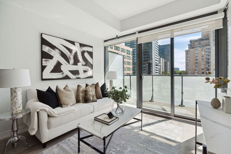 Preview image for 161 Roehampton Ave #515, Toronto