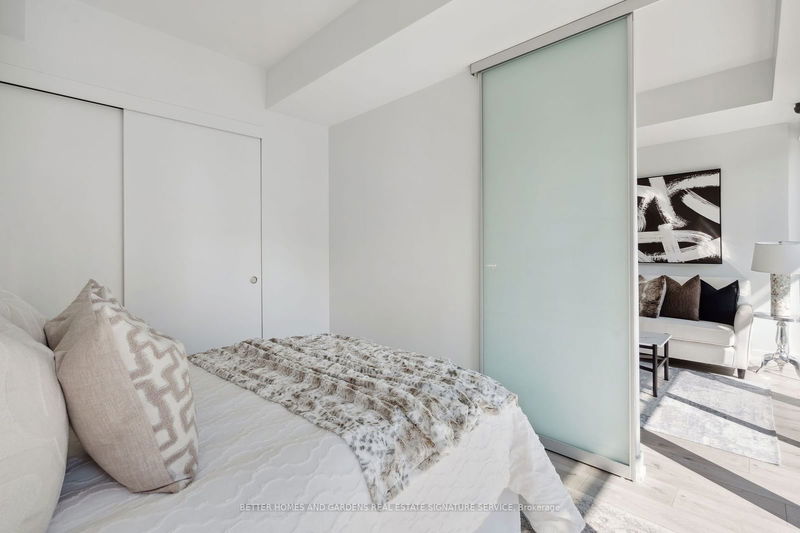 Preview image for 161 Roehampton Ave #515, Toronto