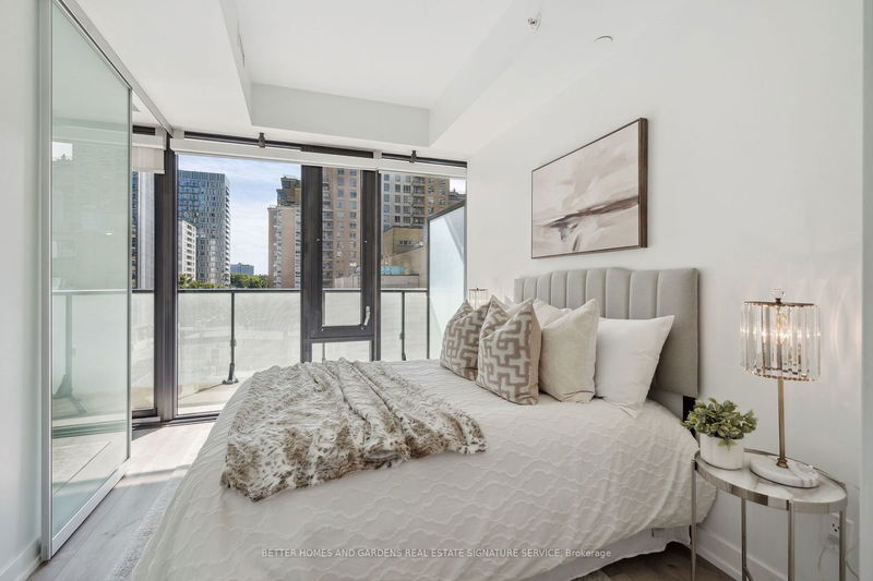 Preview image for 161 Roehampton Ave #515, Toronto