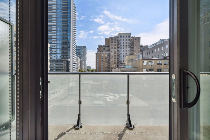 Preview image for 161 Roehampton Ave #515, Toronto