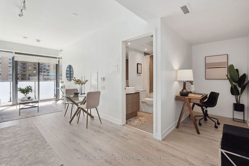 Preview image for 161 Roehampton Ave #515, Toronto