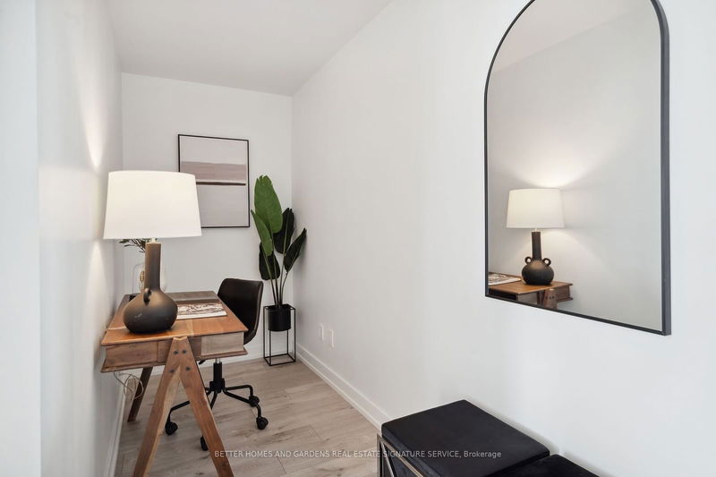 Preview image for 161 Roehampton Ave #515, Toronto