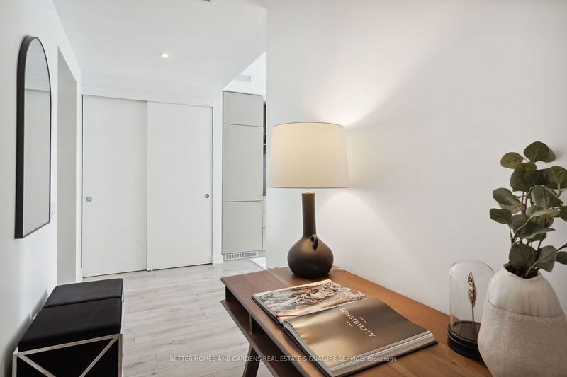 Preview image for 161 Roehampton Ave #515, Toronto