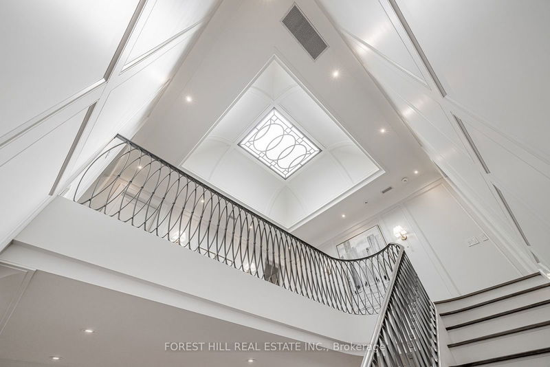 Preview image for 52 Fifeshire Rd, Toronto