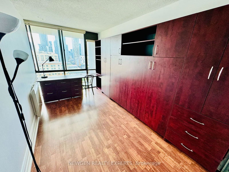 Preview image for 86 Gerrard St E #14F, Toronto