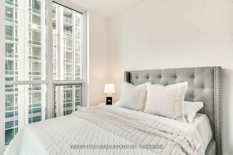 Preview image for 1 Yorkville Ave #802, Toronto