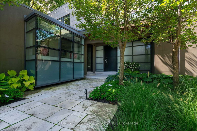 Preview image for 19 Alderbrook Dr, Toronto