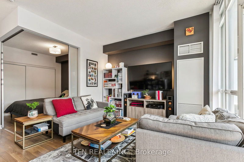 Preview image for 775 King St #906, Toronto