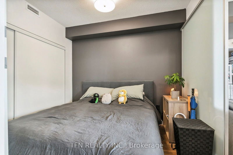 Preview image for 775 King St #906, Toronto