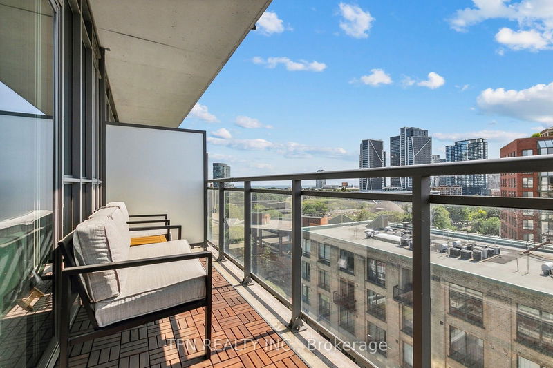 Preview image for 775 King St #906, Toronto