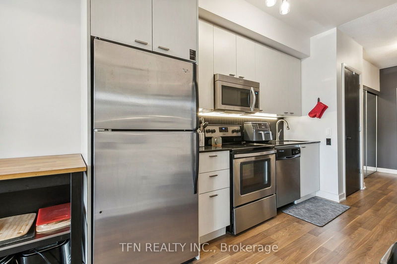 Preview image for 775 King St #906, Toronto