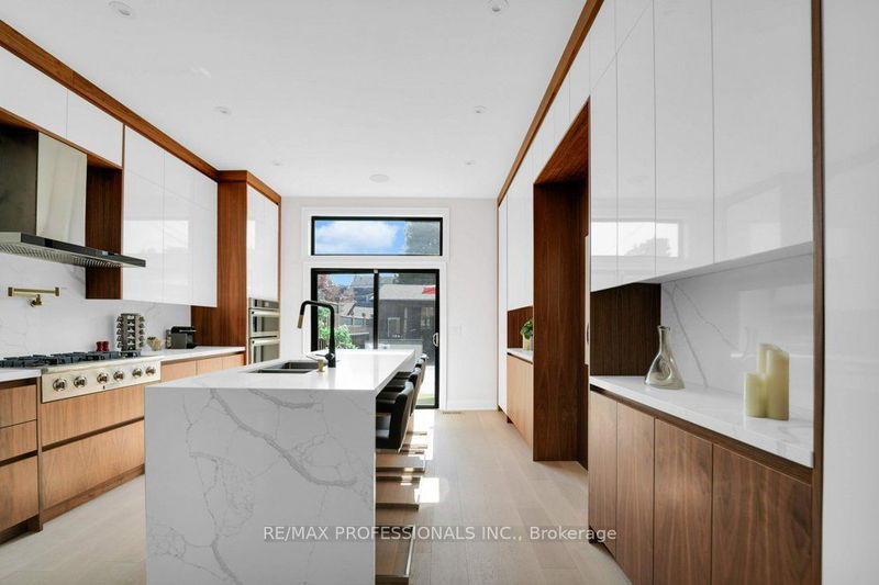 Preview image for 120 Lisgar St, Toronto