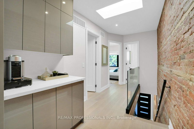 Preview image for 120 Lisgar St, Toronto