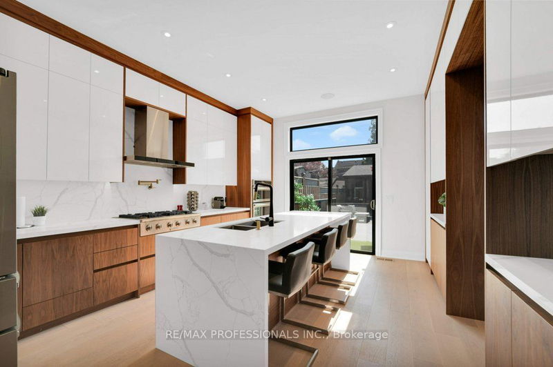 Preview image for 120 Lisgar St, Toronto