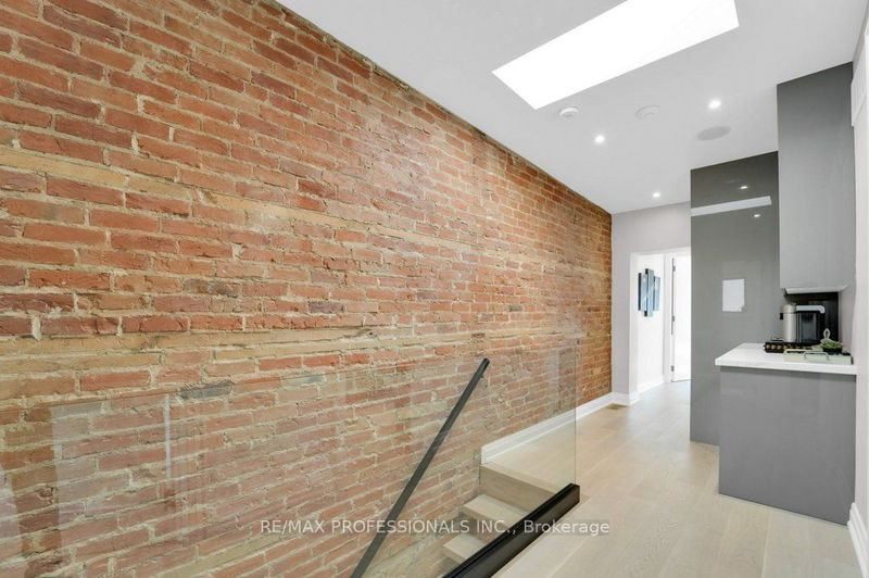 Preview image for 120 Lisgar St, Toronto