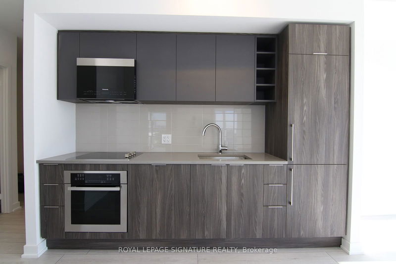 Preview image for 2033 Kennedy Rd #1911, Toronto
