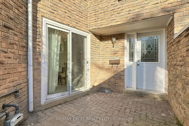Preview image for 49 Ambercroft Blvd, Toronto