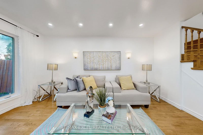 Preview image for 49 Ambercroft Blvd, Toronto