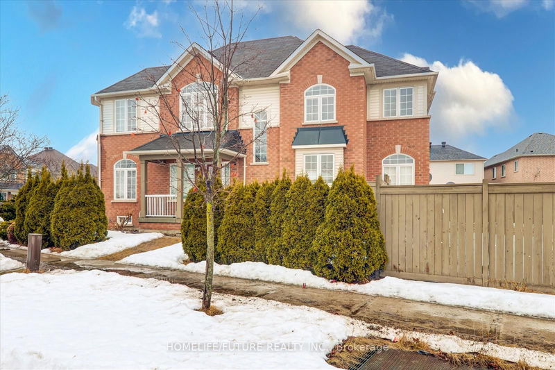 Preview image for 10 Gristone Cres, Toronto