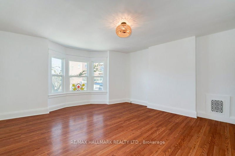 Preview image for 935 Kingston Rd, Toronto