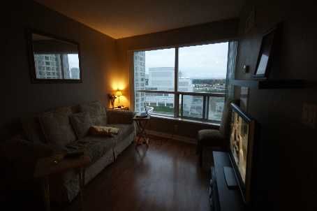 Preview image for 38 Lee Centre Dr #1010, Toronto