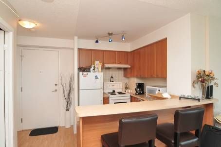 Preview image for 38 Lee Centre Dr #606, Toronto