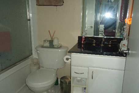 Preview image for 38 Lee Centre Dr #2103, Toronto