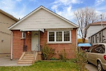 Preview image for 33 Marilyn Cres, Toronto