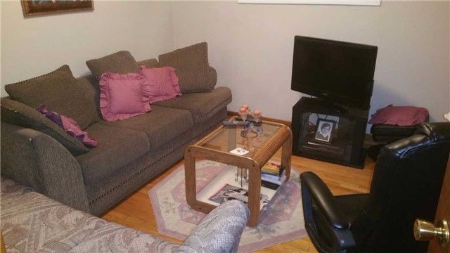 Preview image for 740 Meadowvale Rd, Toronto