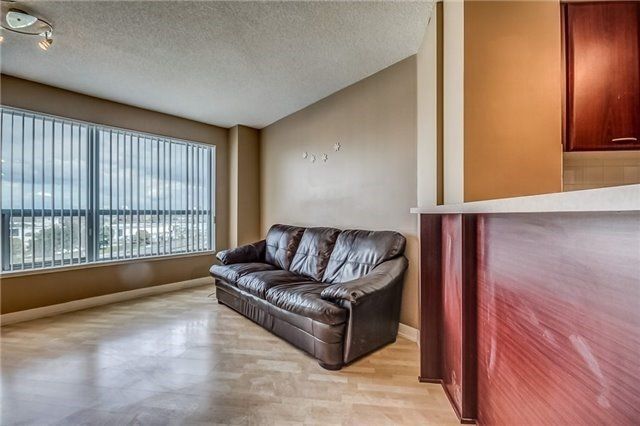 Preview image for 38 Lee Centre Dr #903, Toronto