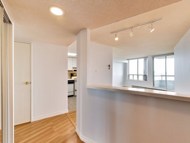 Preview image for 160 Alton Towers Circ #1409, Toronto