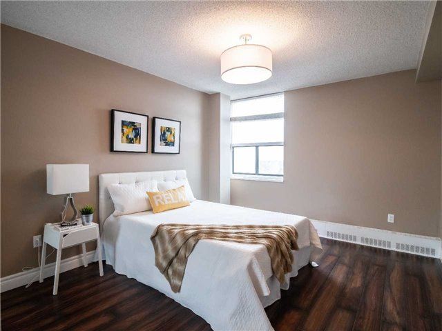 Preview image for 90 Ling Rd #901, Toronto