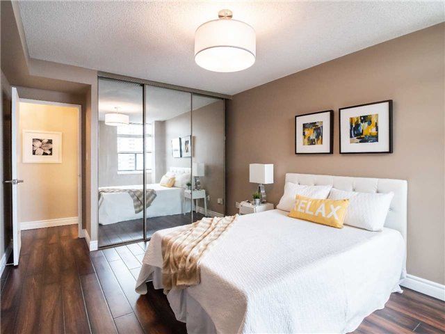 Preview image for 90 Ling Rd #901, Toronto