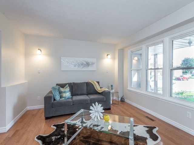 Preview image for 62 Dunthorne Crt, Toronto