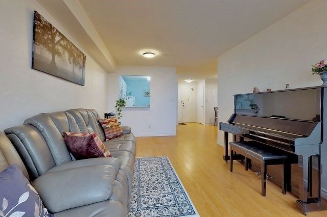 Preview image for 75 Bamburgh Circ #1415, Toronto