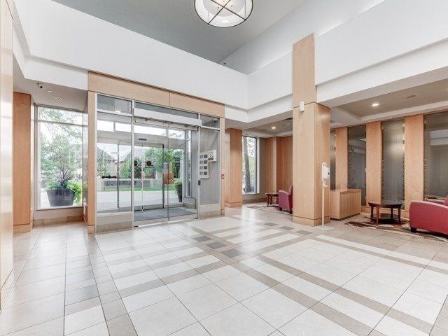 Preview image for 18 Mondeo Dr #725, Toronto
