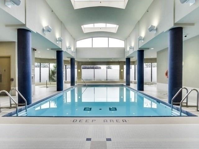 Preview image for 18 Mondeo Dr #725, Toronto