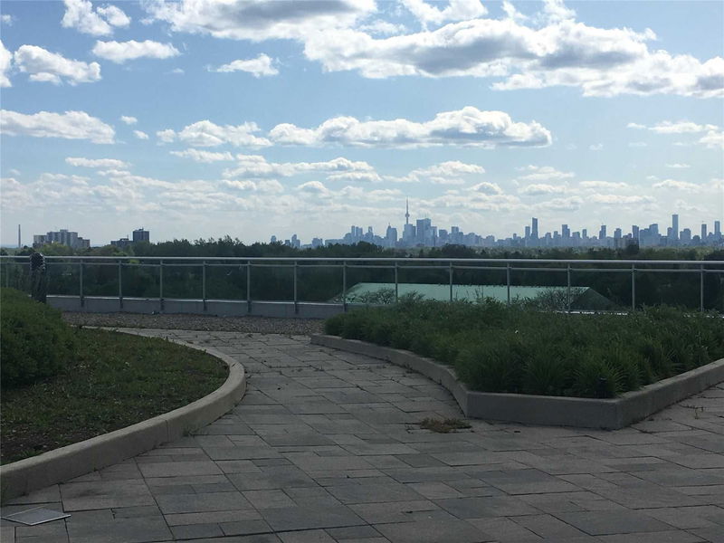 Preview image for 60 Fairfax Cres #107, Toronto